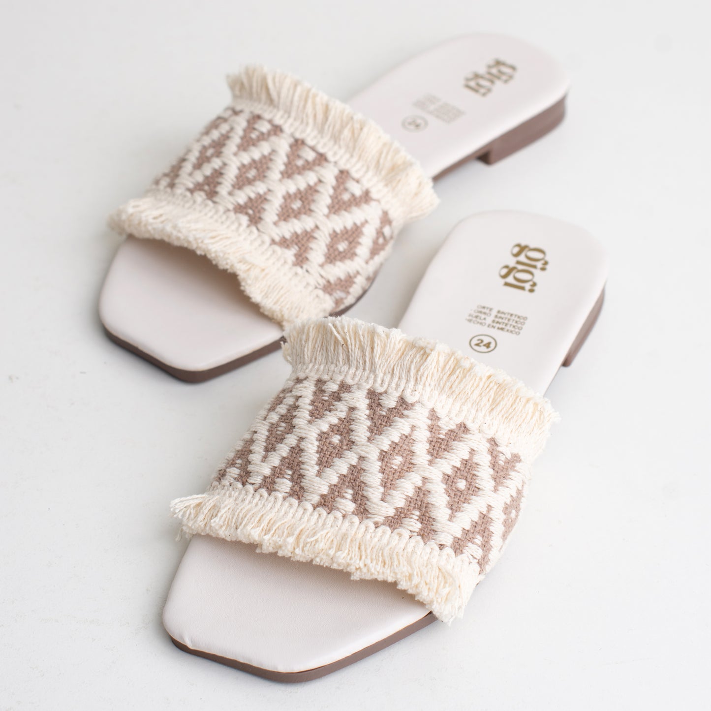 Sandalia Paula Latte
